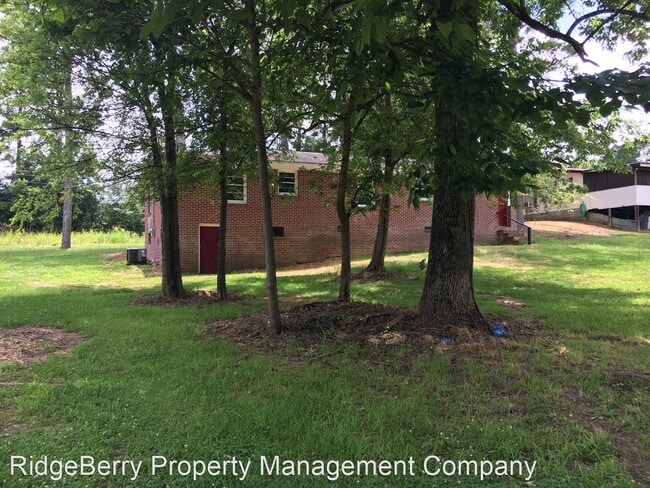 Foto del edificio - 3 br, 1 bath House - 300 Wilkerson Rd. SW