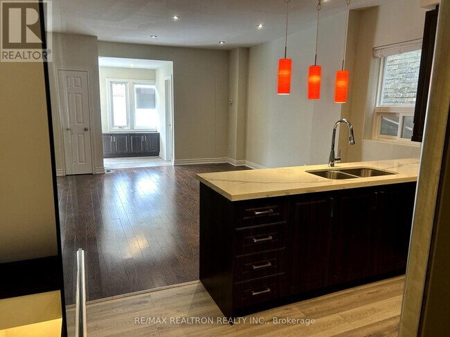 Photo du bâtiment - 1311 Gerrard St E