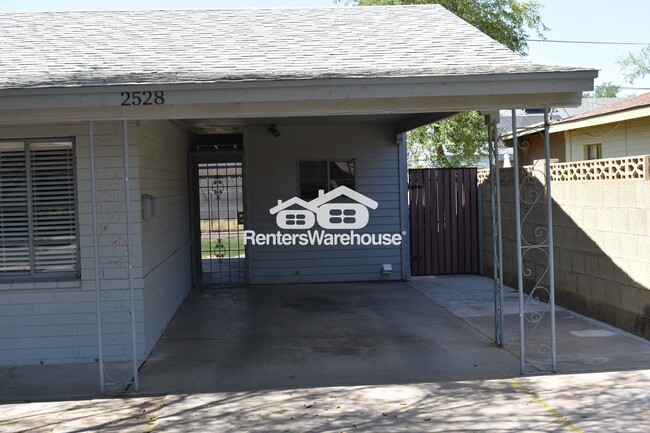 Building Photo - 2528 E Coolidge St