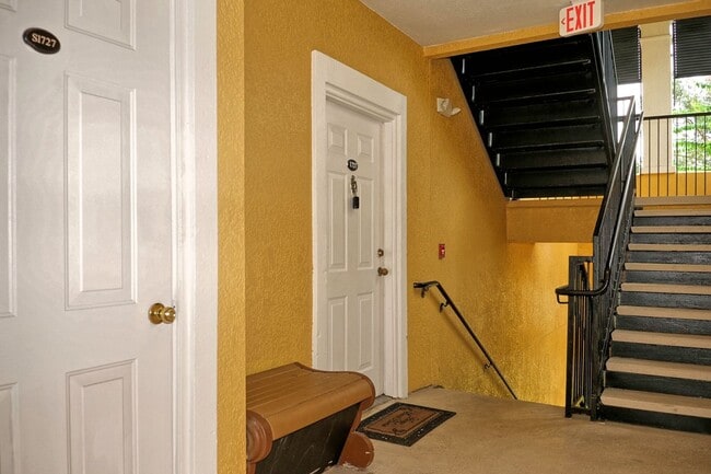 Foto del edificio - Beautiful 2 bed/2bath 2nd floor townhome i...