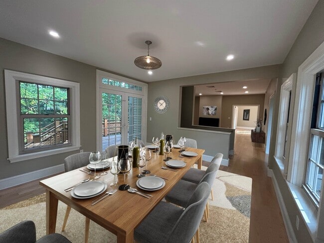 Building Photo - 81 Front St