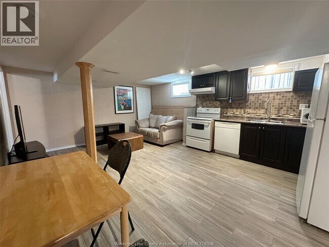 Photo du bâtiment - 849 Dougall Ave