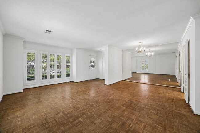 Foto del edificio - 399 N Post Oak Ln