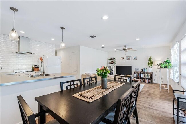 Foto del edificio - 4607 Goliad Ln