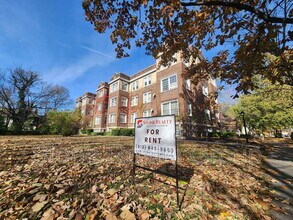 Building Photo - 525 S 6th St