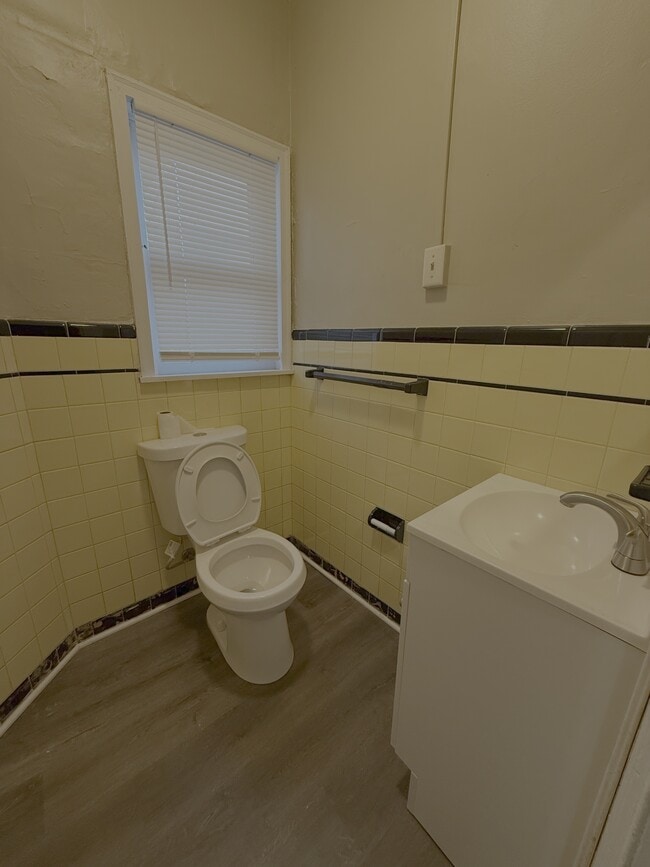 Foto del edificio - 1913 W 2nd St