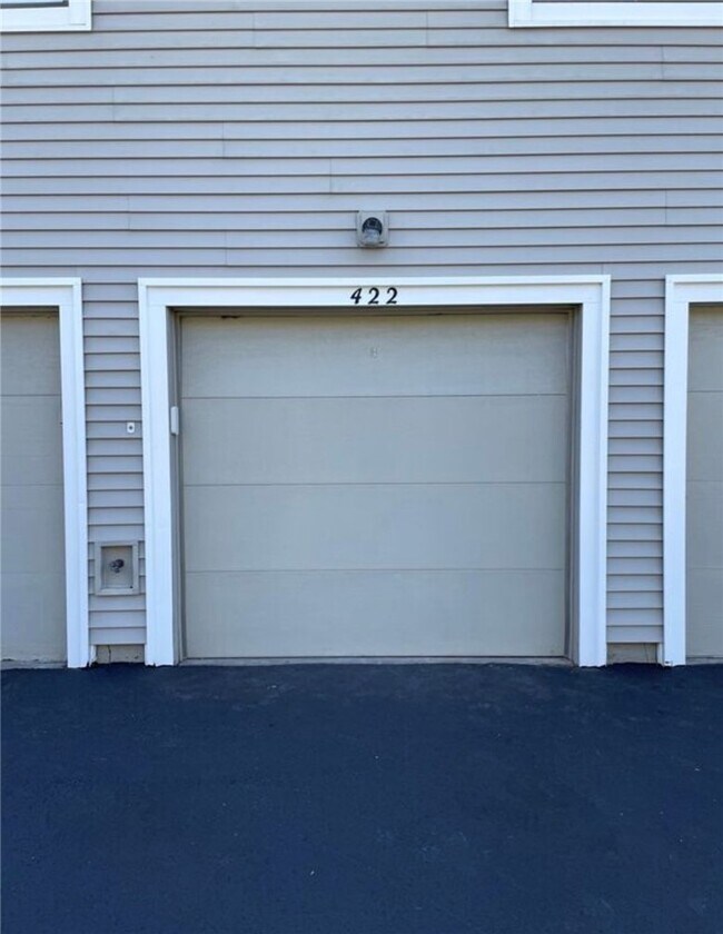 Foto del edificio - 422 Eastbrooke Ln
