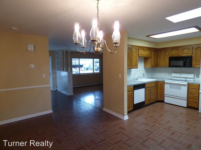 Building Photo - 3 br, 3 bath House - 1382 Northwestern Road