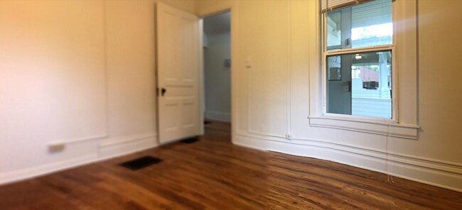 Foto del edificio - 629 E Jefferson St