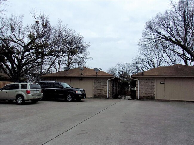 Building Photo - 106 Priddy Ln