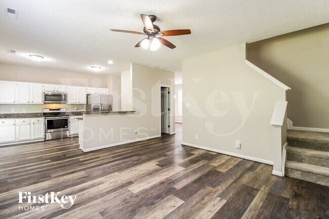 Foto del edificio - 6063 Parkside Circle