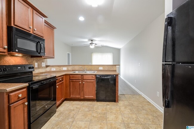 Foto del edificio - 155 Briar Ridge Ln