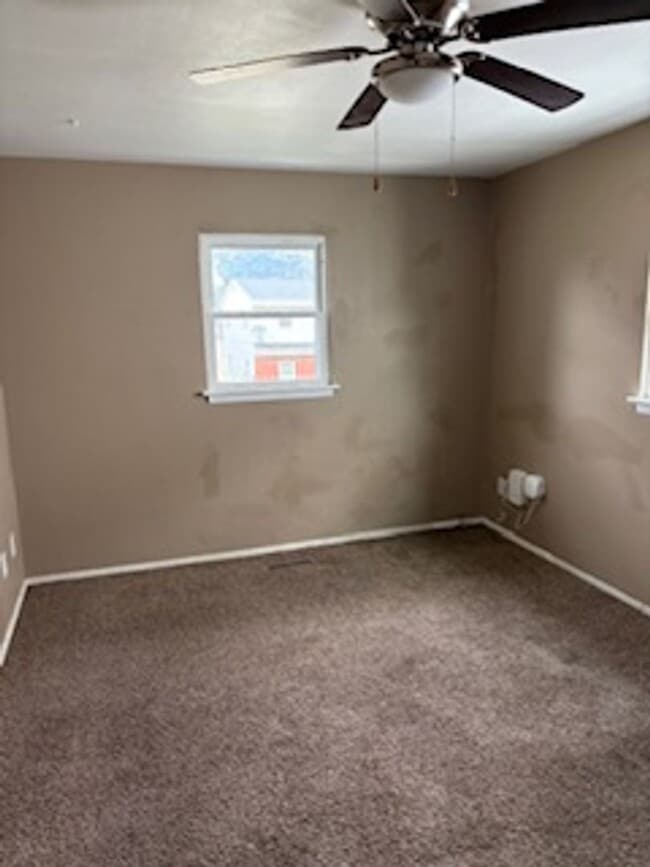Building Photo - 225 Miriam Dr