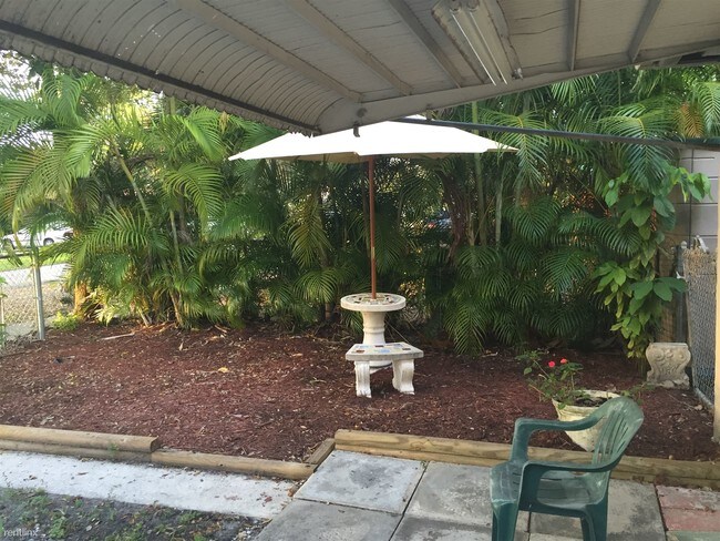 Foto del edificio - 479 Westward Dr