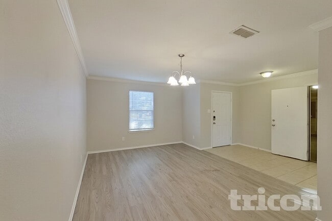 Building Photo - 1500 Abby Creek Dr