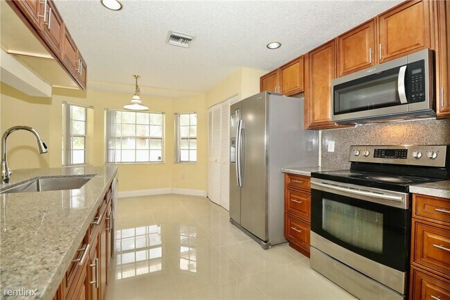 Building Photo - 4 br, 2.5 bath House - 2572 NW 79th Ave