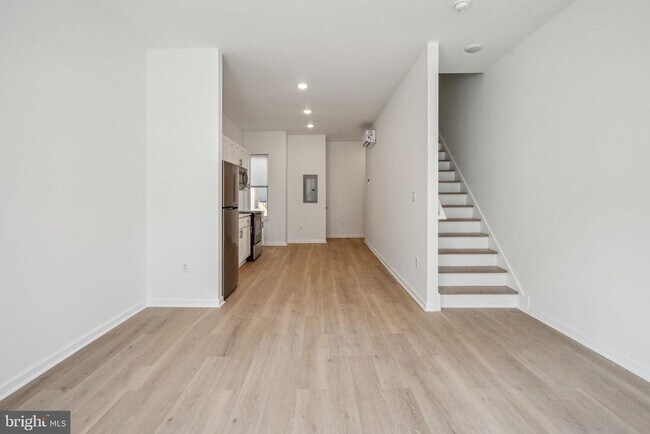 Foto del edificio - 321 E Lehigh Ave