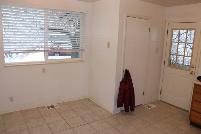 Foto del edificio - 2696 S Preston St