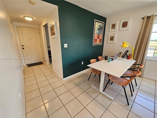 Foto del edificio - 3944 NE 167th St