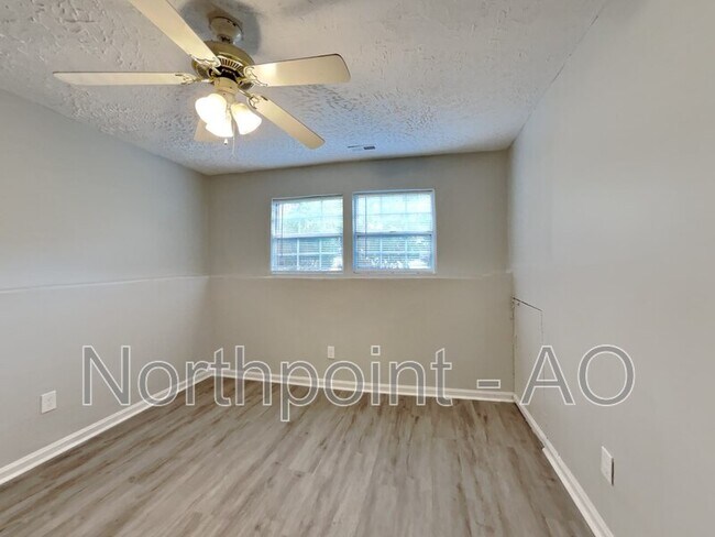Foto del edificio - 101 Adlett Ln
