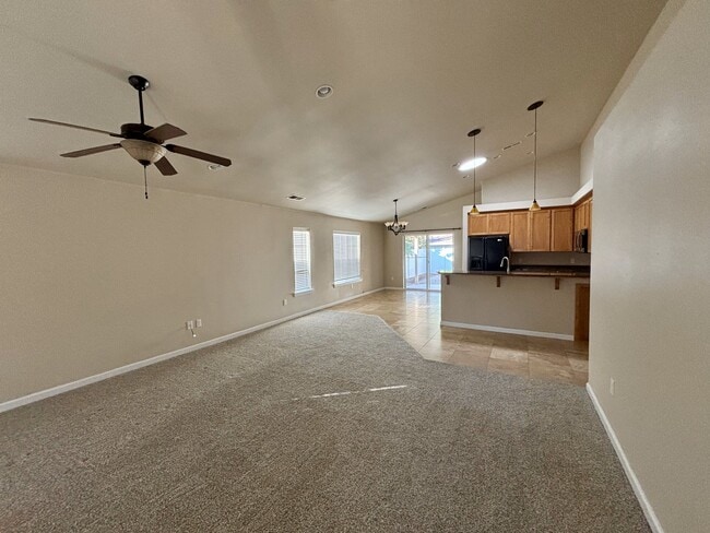 Foto del edificio - 102 Westbrook Dr