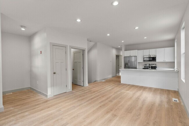 Foto del edificio - 126 Ruggles St