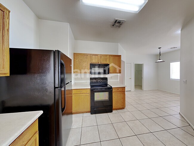 Foto del edificio - 6513 W Miami St