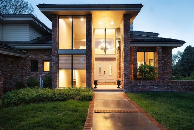 Building Photo - Impressive, Expansive and Breathtaking 5 B...