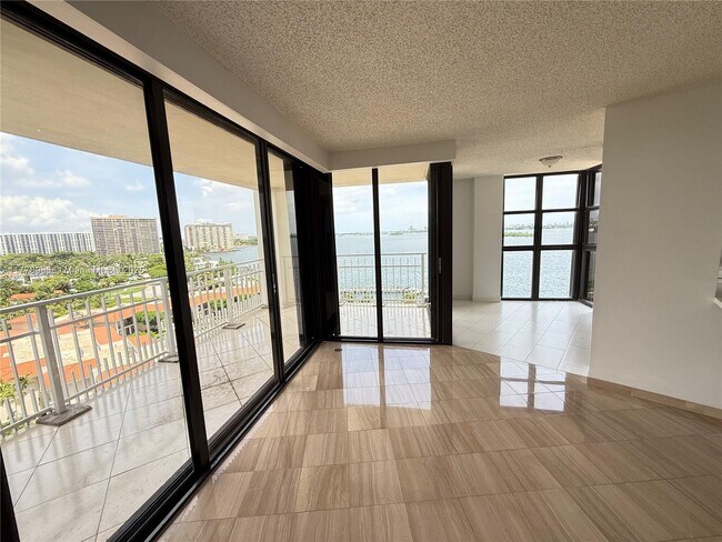 Building Photo - 4000 Towerside Terrace