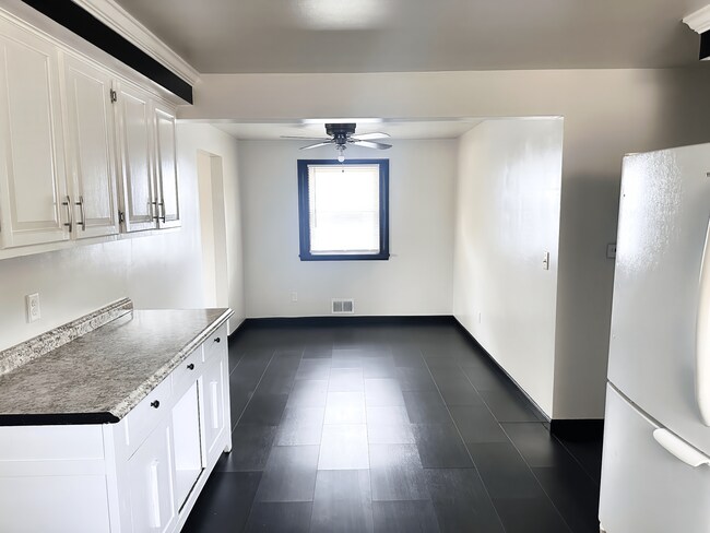 Foto del edificio - House - 3 bedroom, - 115 Burben Way