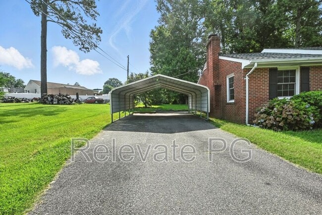 Building Photo - 7332 Ford Ave