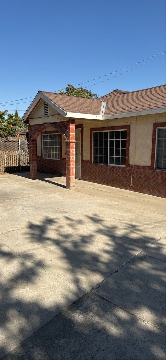 Building Photo - 309 Harding Ave.