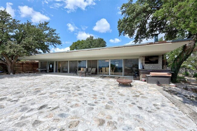 Foto del edificio - 8517 Grandview Dr