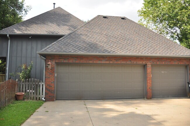 Foto del edificio - 1706 N 129th Avenue Cir