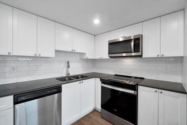 Building Photo - 130 Keith Rd W