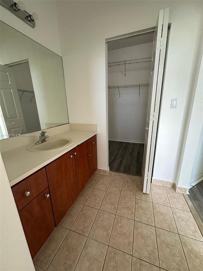 Foto del edificio - 14364 SW 11th St