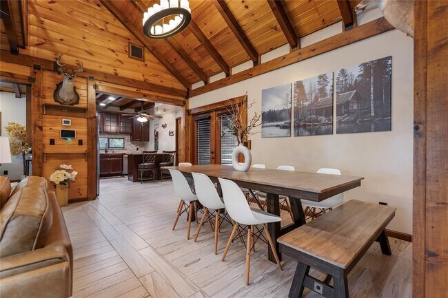 Building Photo - 358 Bridgeview Dr