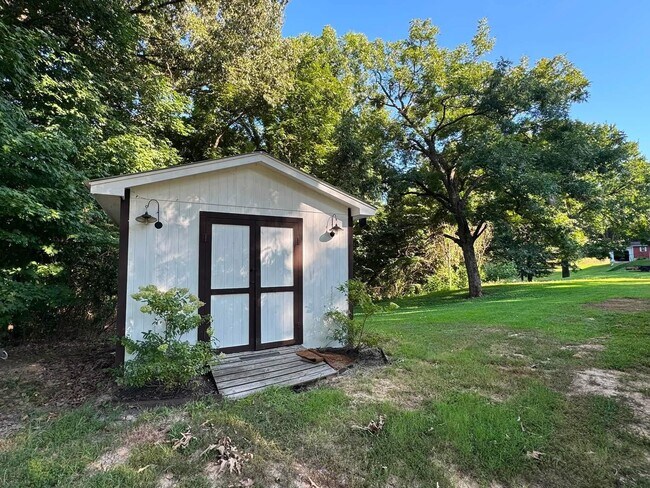 Foto del edificio - 1498 Garland Dr