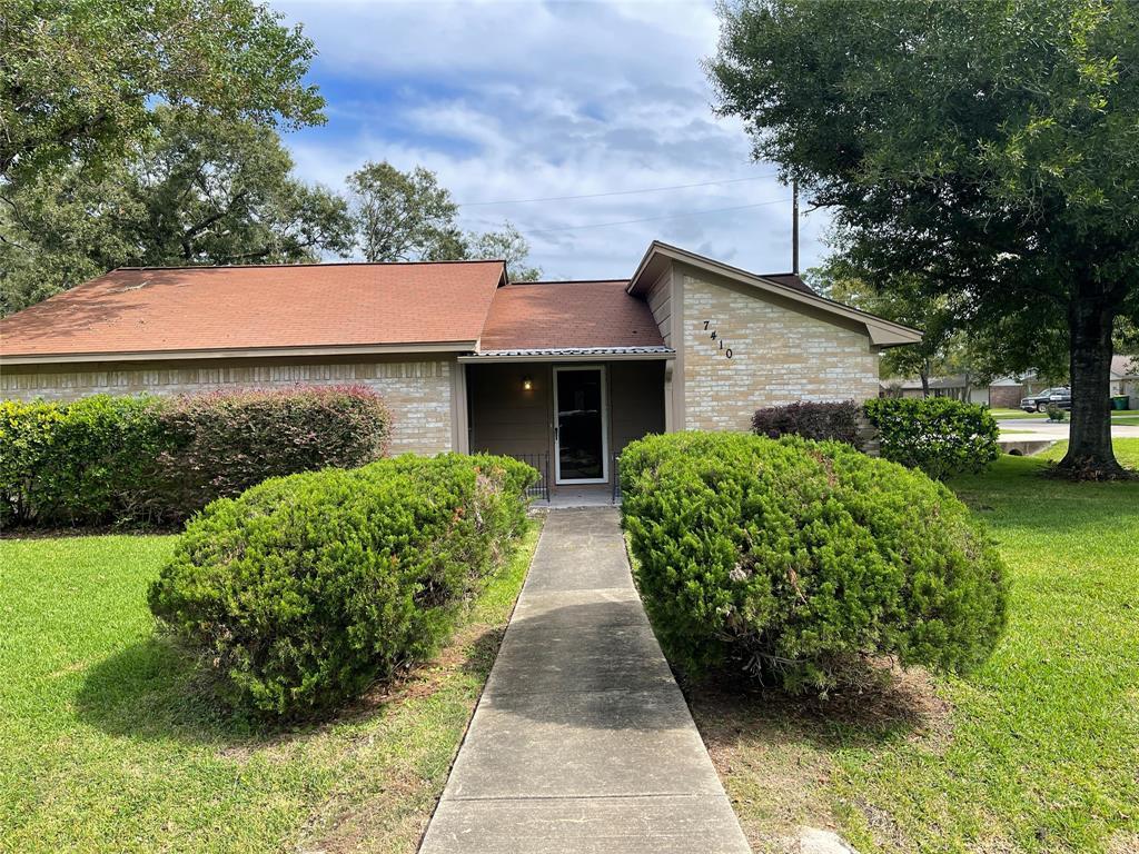 7410 Lone Oak Dr, Baytown, TX 77521 House for Rent in Baytown, TX