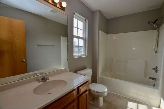 Building Photo - Desirable Brook Run Village Home!