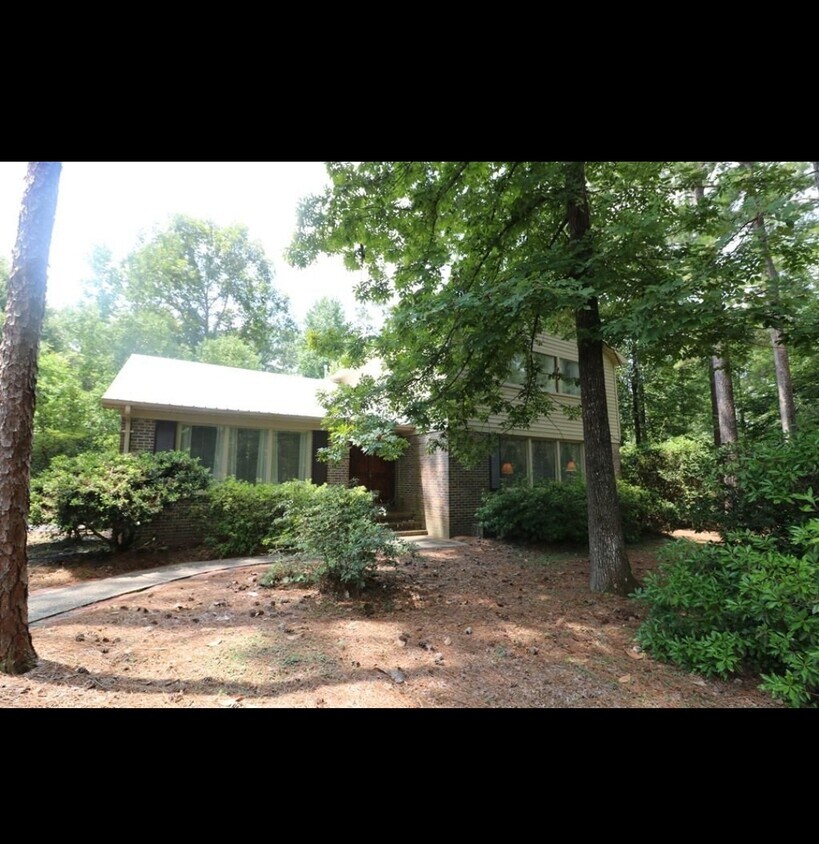 Building Photo - 155 Melvin Rd