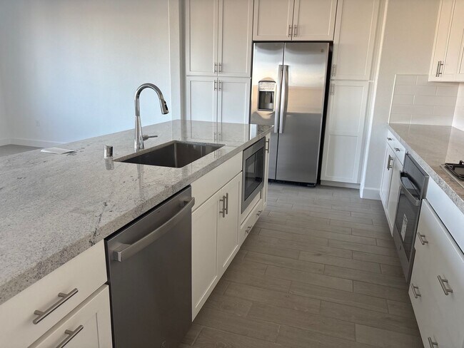 Foto del edificio - **Move In special $1k off first month's rent** Exciting Opportunity: Discover Your Brand New Drea...