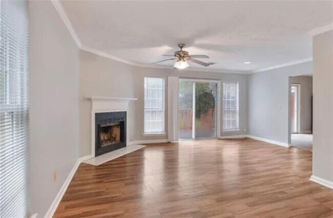 Foto del edificio - 358 Pin Oak Ct SW