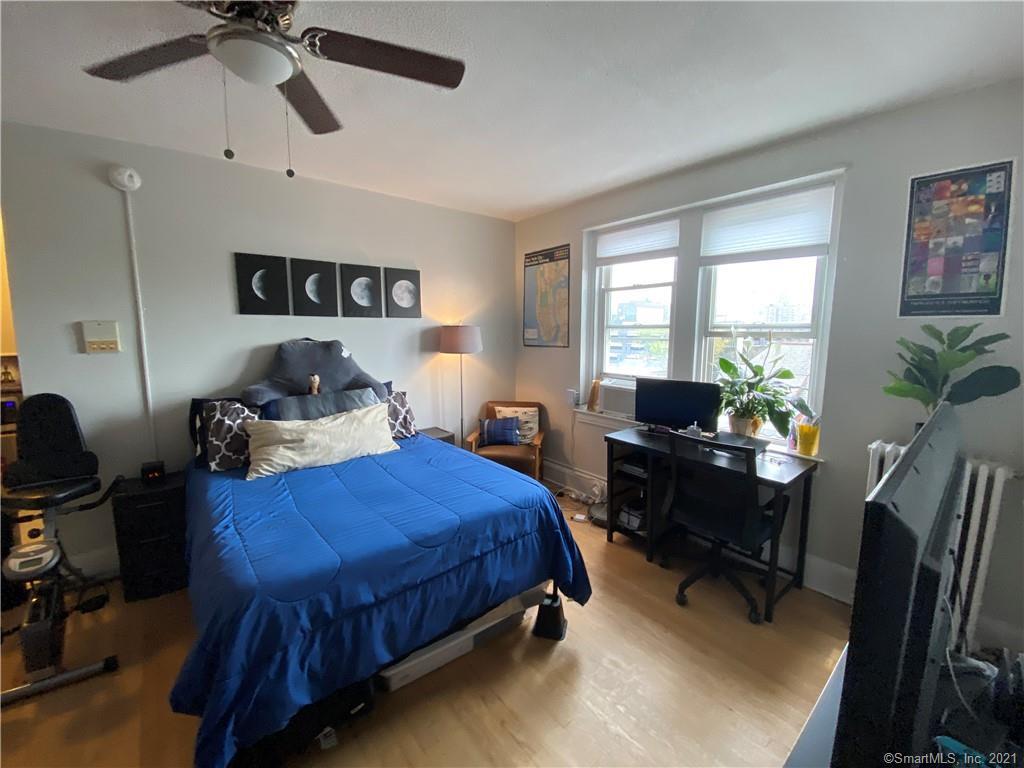 Primary Photo - 100 Howe St