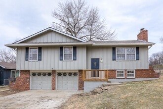Building Photo - 6725 NW Hilldale Dr