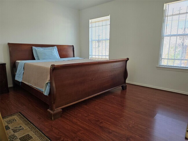 Foto del edificio - 14339 Hillard Green Ln