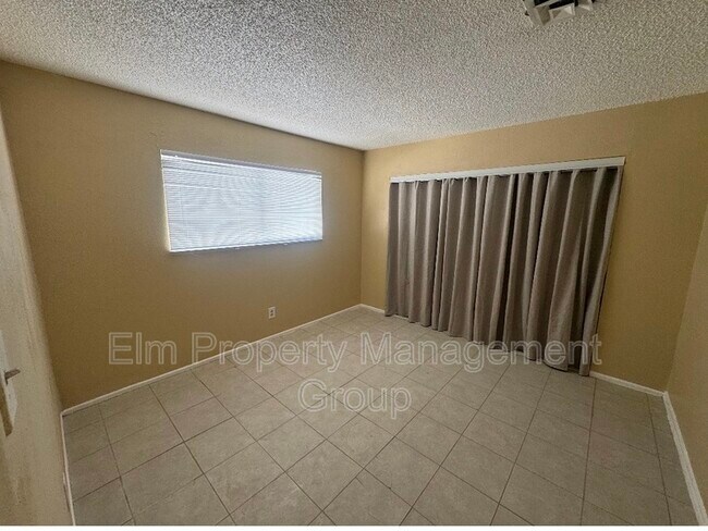 Foto del edificio - 2516 E Mesquite Ave