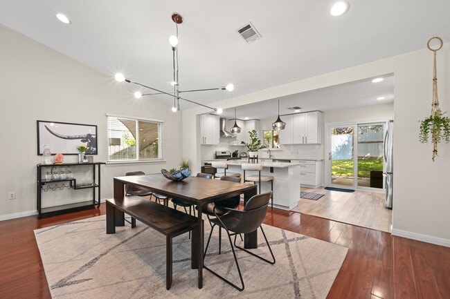 Building Photo - 7806 Lowdes Dr