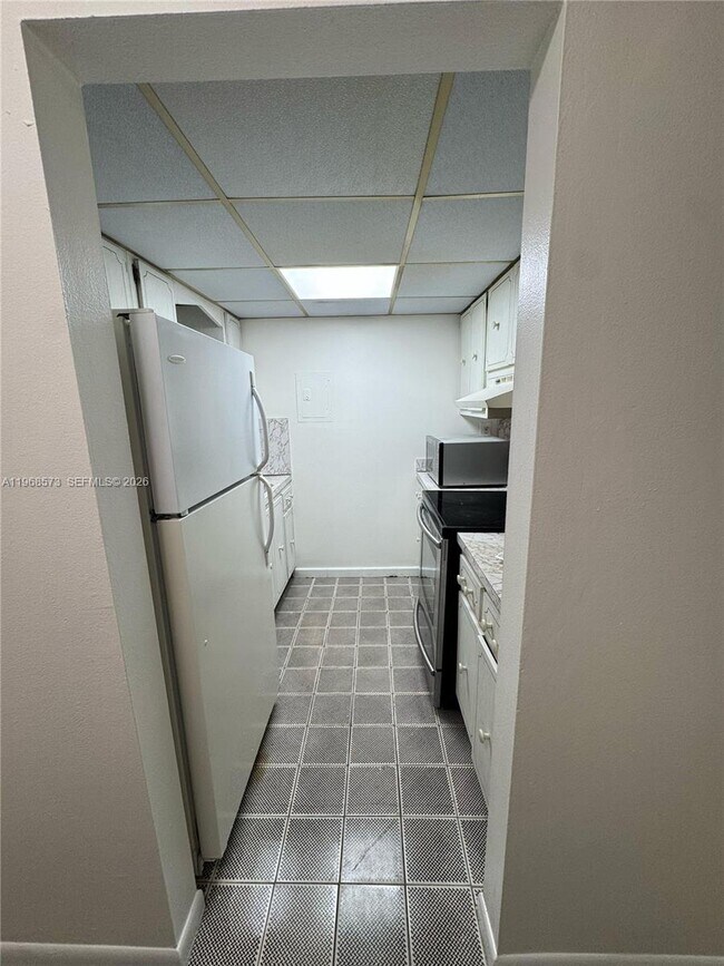 Foto del edificio - 3181 SW 13th St