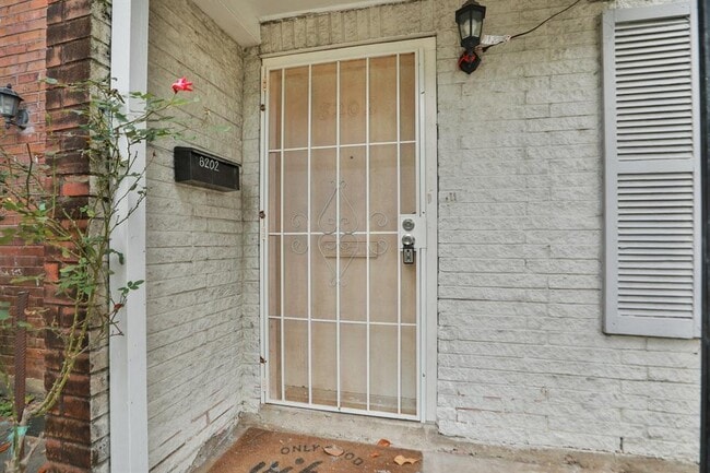 Building Photo - 8202 Fondren Rd